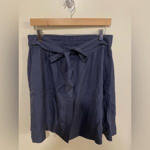Navy loft skirt size medium